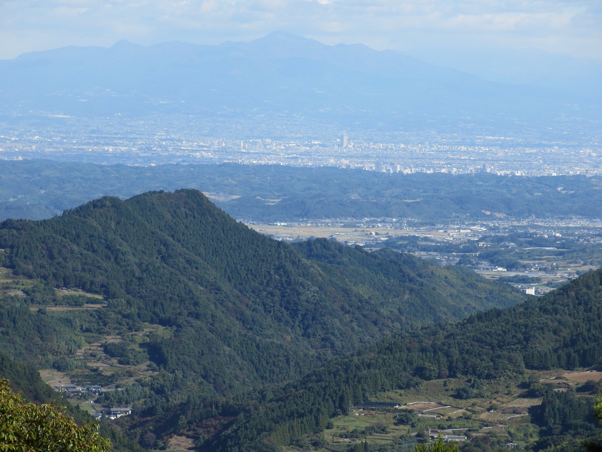 2012.10.25林道からの赤城山